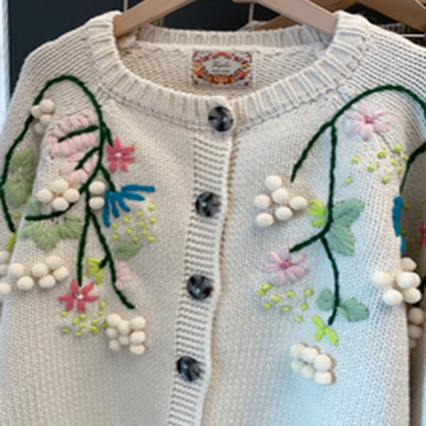 立体フラワー刺繍の上品ショートニットカーディガン《Z01209》