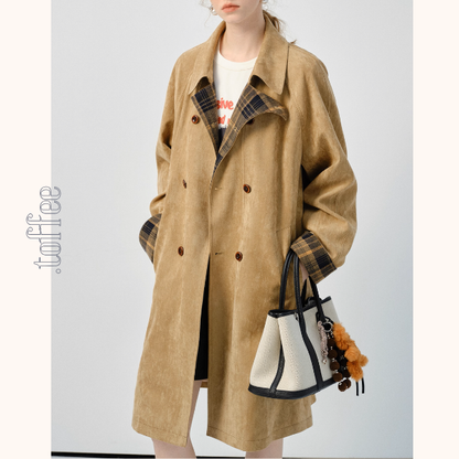 大人レトロに映えるチェック袖口のカーキトレンチコート《Z01182》