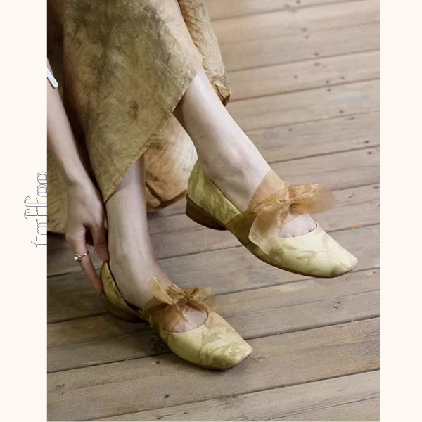 【2color】オーガンジーリボンのレトロフラットシューズ《Z01333》