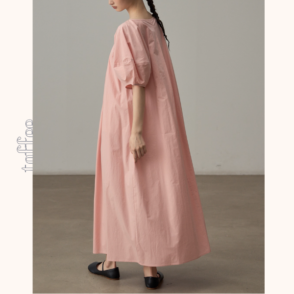 バルーン袖とギャザーのピンクワンピース《Z01084》