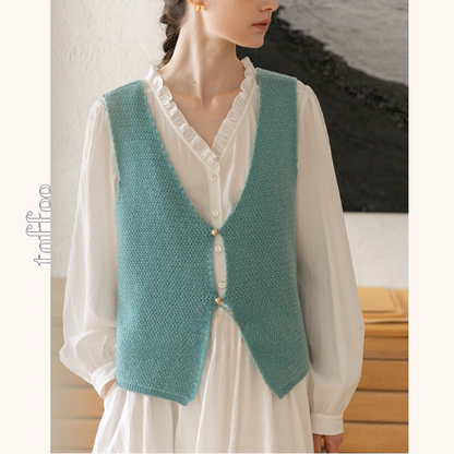 午前の光とフリル襟の白ワンピース《Z01121》