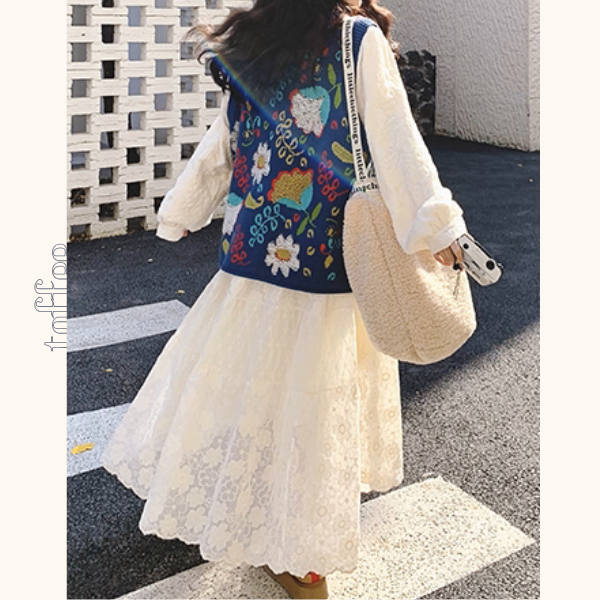 空と花の余白を縫うニットとワンピースのセットアップ《Z01152》