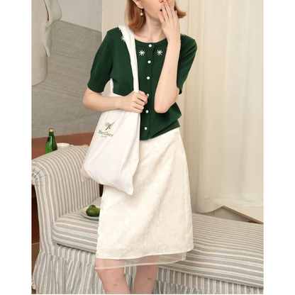 お花の刺繍入りラウンドネック半袖ニット Z00233