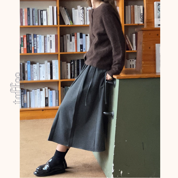 午後の街角とツイードプリーツスカート《Z01161》