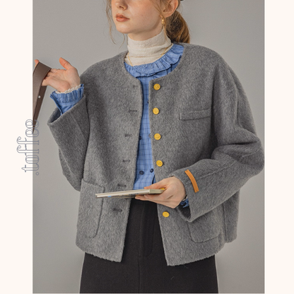 【3color】金のボタンが奏でるアートショートコート《Z01175》