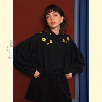 【2color】花の妖精：芸術的なお花刺繍のドールカラーブラウス 《C0191》