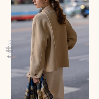 【2color】やさしい風にほどけるタイ付きショートコート《Z01174》