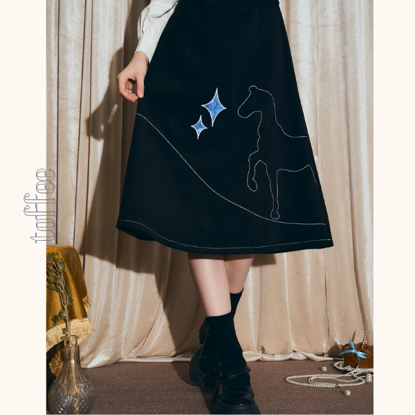 星を見上げる馬の刺繍ワンピース《Z01122》