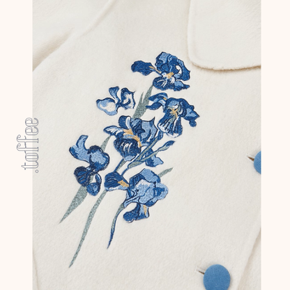 アイリス刺繍のアートボタンコート《Z01130》