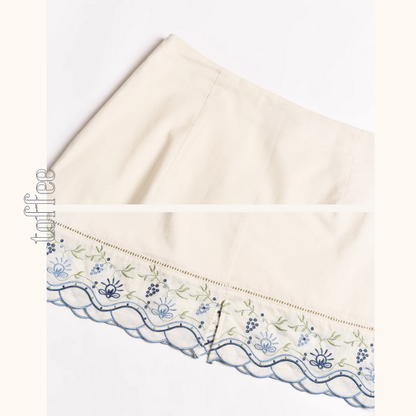 花柄刺繍が映えるレトロ可愛いセットアップ　《Z01117》