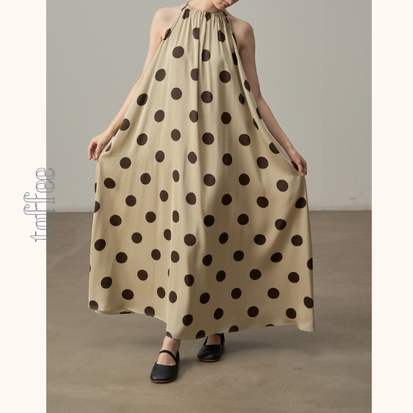 ドットと余白、午後のホルターネックワンピース《Z01119》