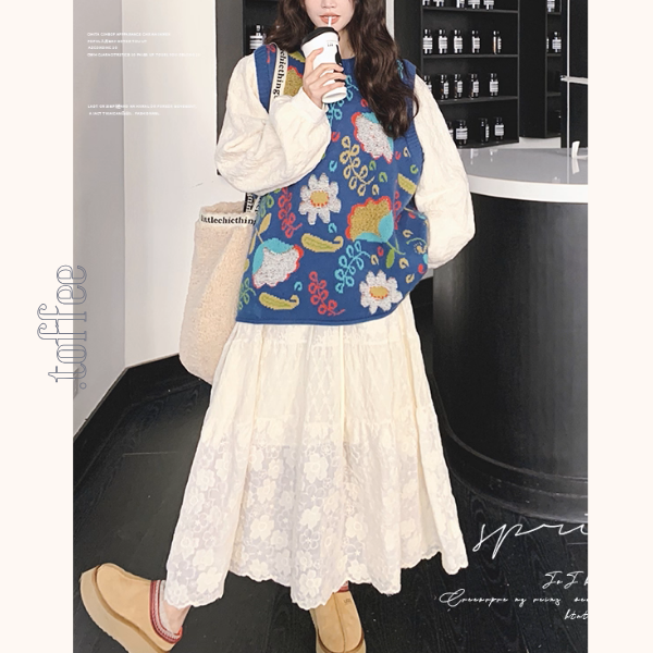 空と花の余白を縫うニットとワンピースのセットアップ《Z01152》