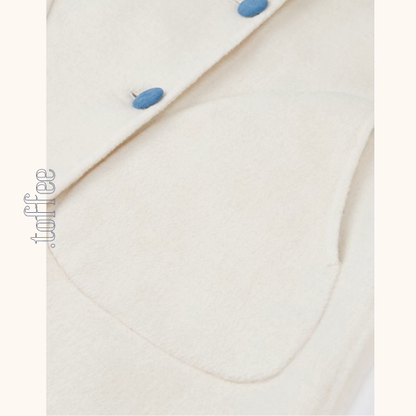 アイリス刺繍のアートボタンコート《Z01130》