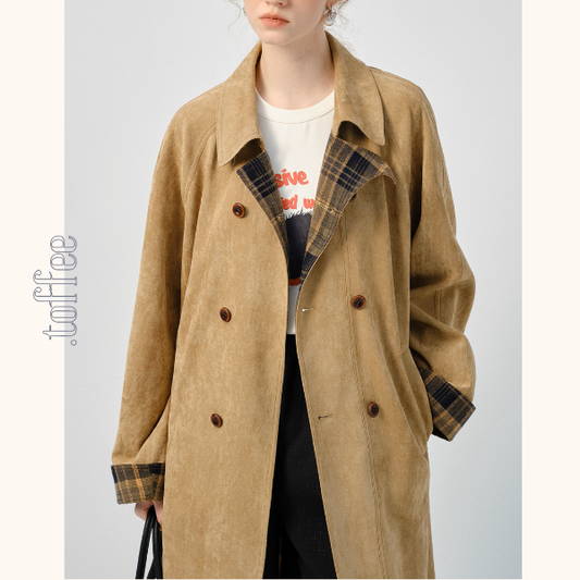 大人レトロに映えるチェック袖口のカーキトレンチコート《Z01182》
