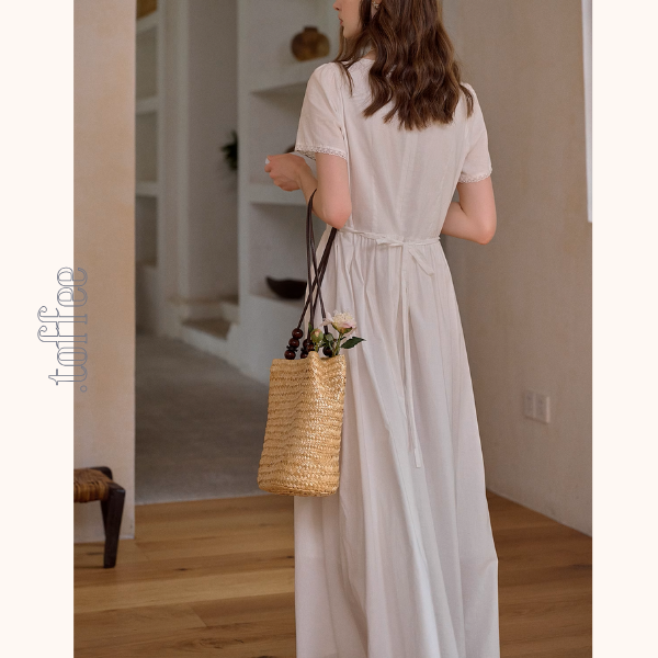 レース刺繍のホワイトロングワンピース《Z01093》