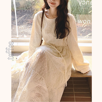 空と花の余白を縫うニットとワンピースのセットアップ《Z01152》