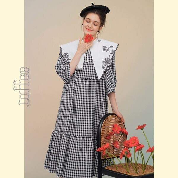 繊細バラ刺繍のつけ襟：あなただけの魔法のアクセサリー 《C0212》