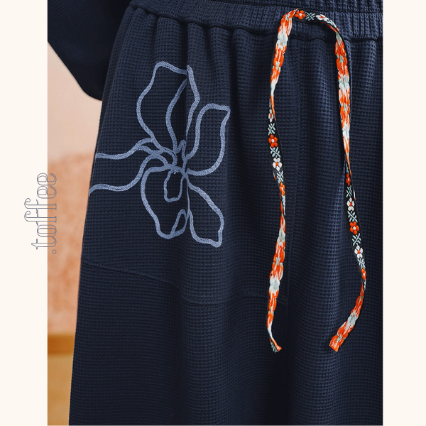 かぎ針襟と花刺繍のネイビーセット《Z01135》