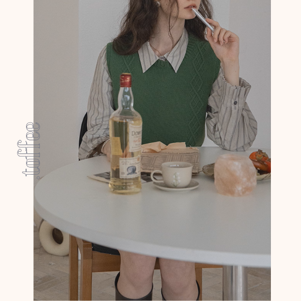 【2color】凛とした冬の朝をまとうボウタイブラウス《Z01173》