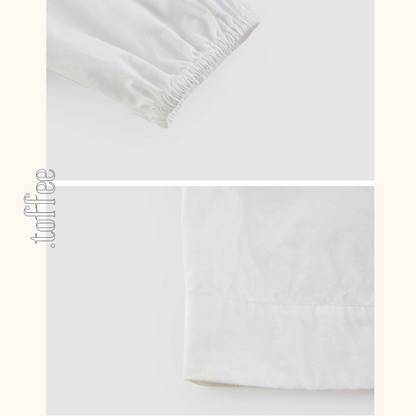 フリルネックとリボンのホワイトブラウス《Z01092》