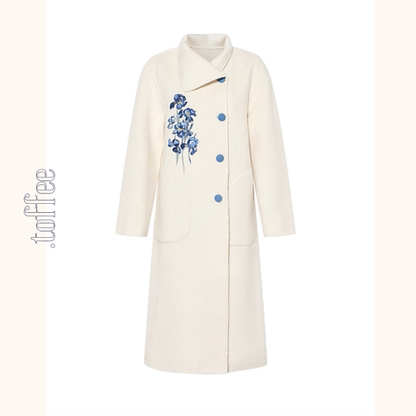 アイリス刺繍のアートボタンコート《Z01130》