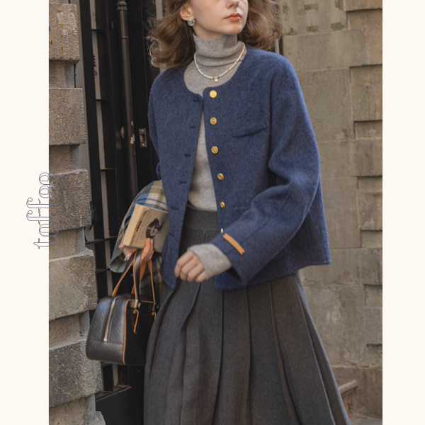 【3color】金のボタンが奏でるアートショートコート《Z01175》