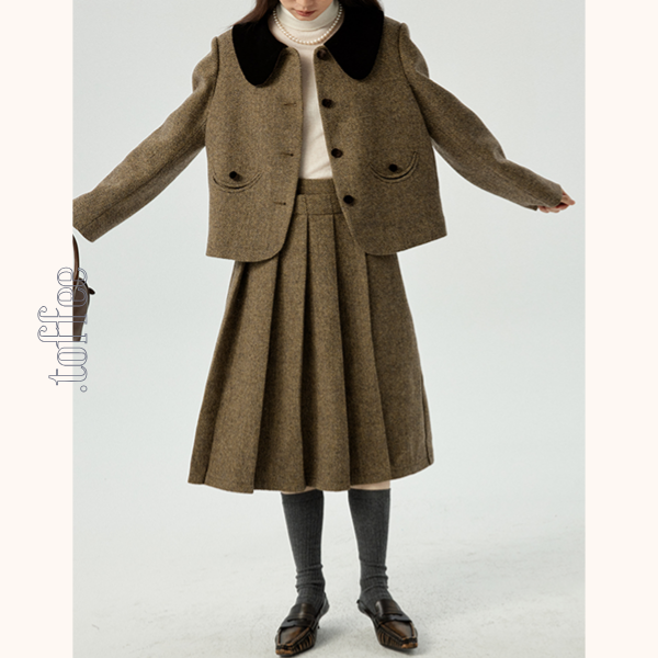 ヘリボーン柄ショートジャケット＆プリーツミディスカートのセットアップ　Z00481