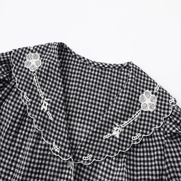 ギンガム刺繍ブラウス＆ショートパンツセットアップ《Z01038》