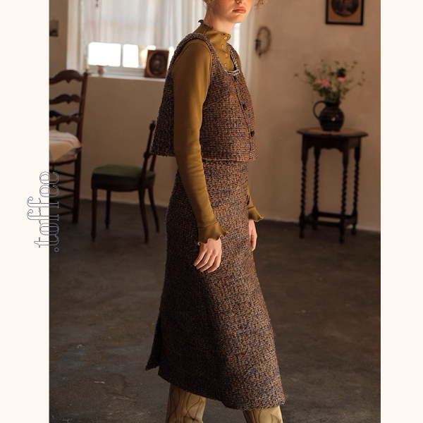 スクエアネックショートベスト＆ホーンボタン付きロングスカートセットアップ《Z00878》