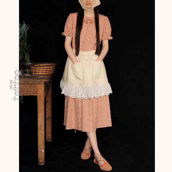 リボン刺繍のギンガムチェックワンピース《Z01054》