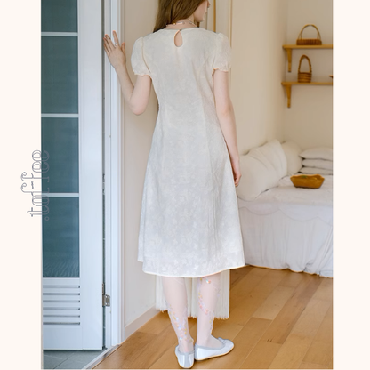 パフスリーブ蝶柄刺繍入りミモレ丈ワンピース《Z00873》