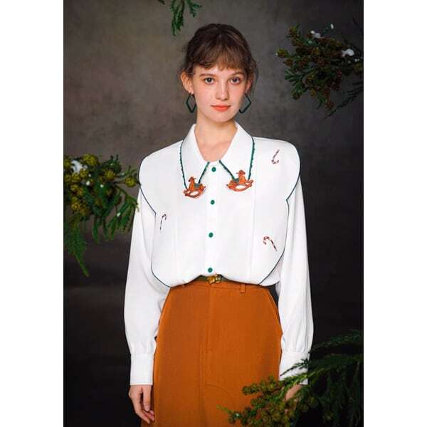 【2color】木馬刺繍配色ビッグ衿ブラウス C0109