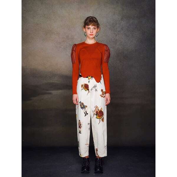 【2color】くるみ割り人形プリントタックテーパードパンツ C0107