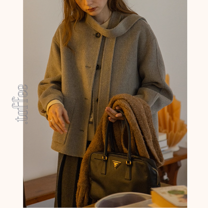 【2color】やさしい風にほどけるタイ付きショートコート《Z01174》