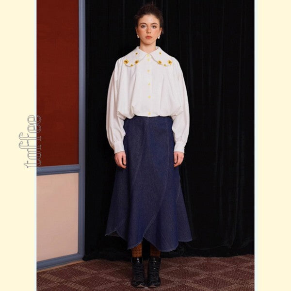 【2color】花の妖精：芸術的なお花刺繍のドールカラーブラウス 《C0191》