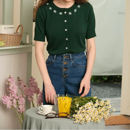 お花の刺繍入りラウンドネック半袖ニット Z00233