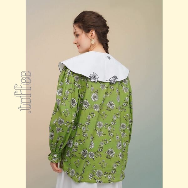 ローズフレンチレトロプリントシャツ: 個性的なエレガンスを纏う 《C0213》