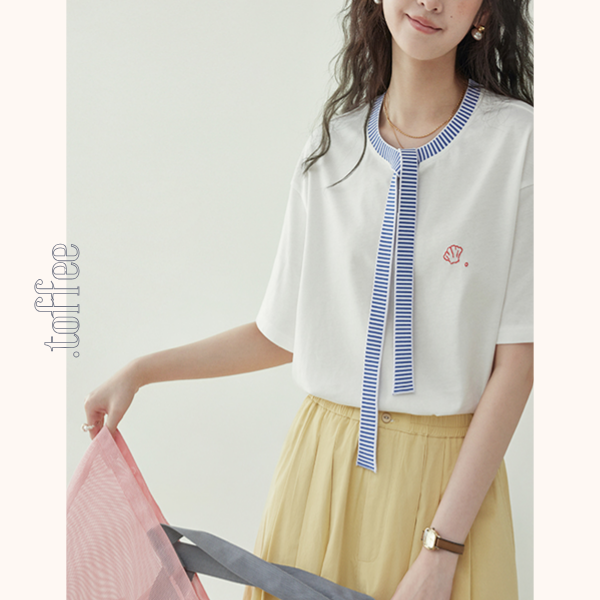 ブルーストライプタイ付きドロップショルダートップ　Z00462