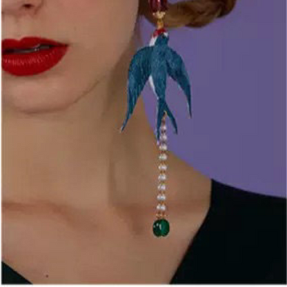 つばめ刺繍の耳飾り(ピアス・イヤリング) X-177