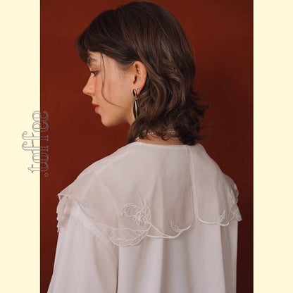 妖精の語る詩：芸術的刺繍レースのクラシカルブラウス 《C0203》