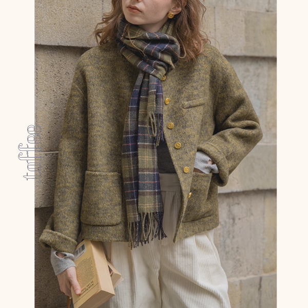 【3color】金のボタンが奏でるアートショートコート《Z01175》