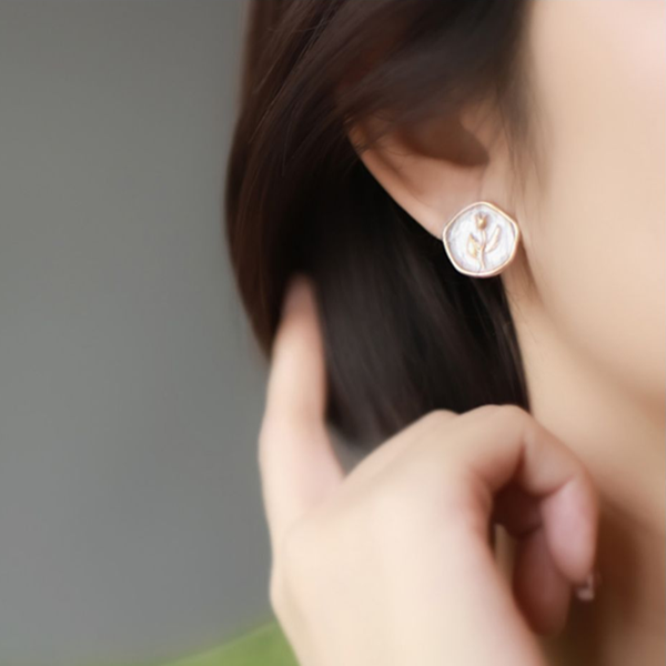 【2pattern】チューリップモチーフヘキサゴンイヤーアクセサリー　《Z00767》