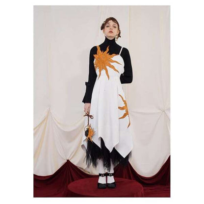 【2color】太陽刺繍サスペンダーワンピース C0080