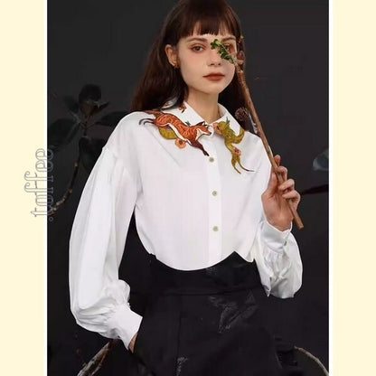 「小狐物語」 オリエンタルテイストが香る：キツネ刺繍ドリーミーブラウス C0183