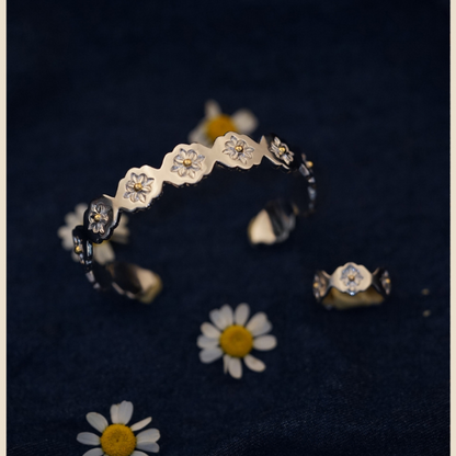 ミニフラワーデザインスリムバングル　AU-146