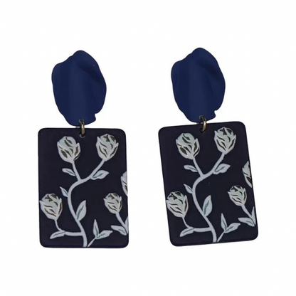 【２color】フラワーパターンプレートピアス AU-276