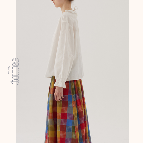 【2color】フリルネックコットンブラウス　《Z00787》