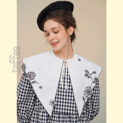 繊細バラ刺繍のつけ襟：あなただけの魔法のアクセサリー 《C0212》