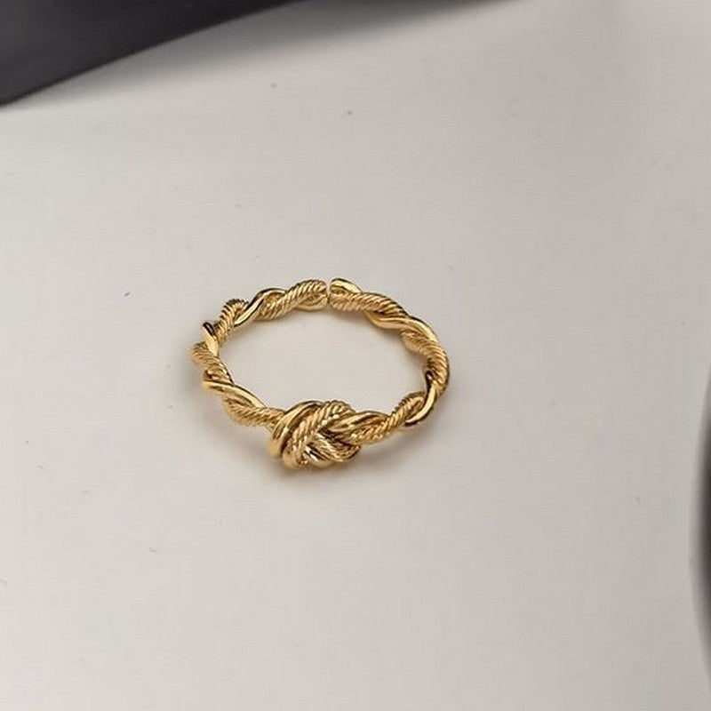 結び目キュッとしたリング