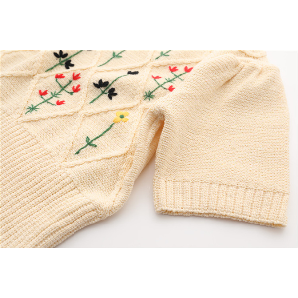 小花刺繍入りショートニットトップ Z00218